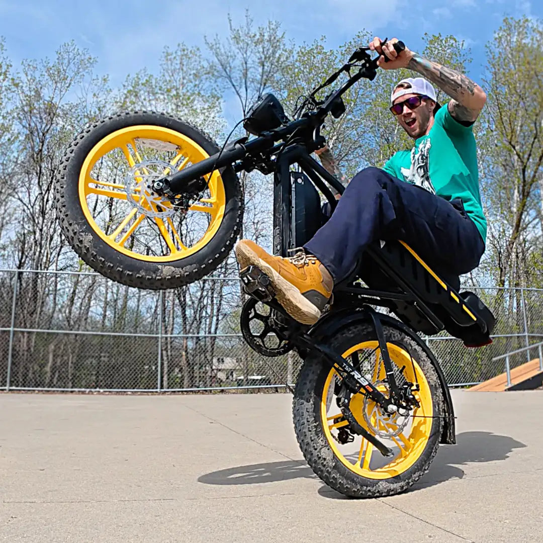 TST® R9 Dual-Battery 1500W Long-Range Moped-Style Electric Bike